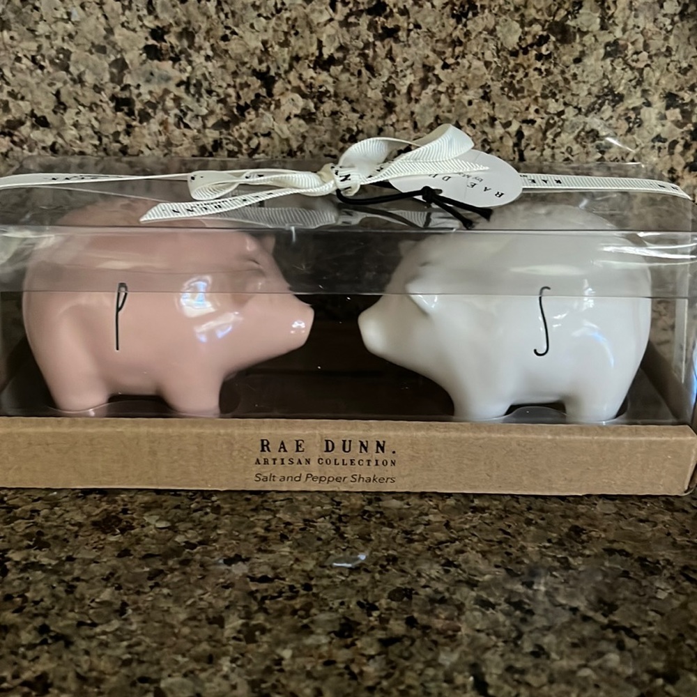 Rae Dunn Pig Salt And Pepper